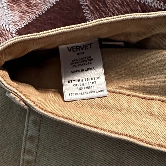 Women's Cropped Jeans in Mustard Yellow - Picture 4 of 6